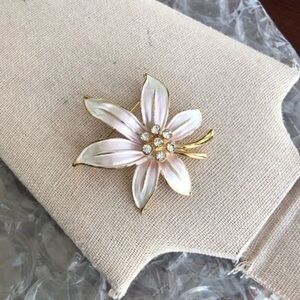 Vintage Rhinestone Flower Brooch